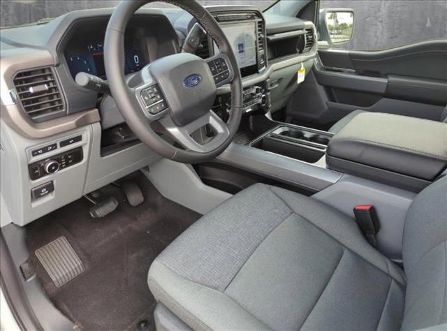 2025 Ford F-150 XLT photo 3