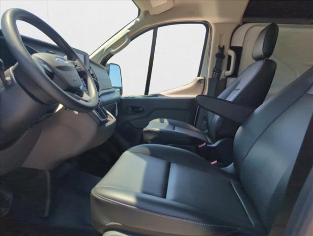 2025 Ford Transit photo 4
