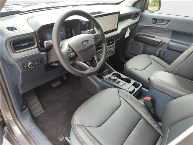 2025 Ford Maverick photo 3