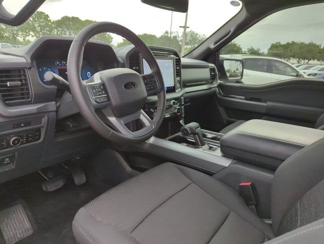 2025 Ford F-150 XLT photo 3