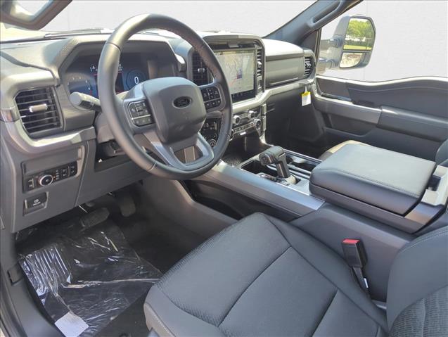2025 Ford F-150 XLT photo 3