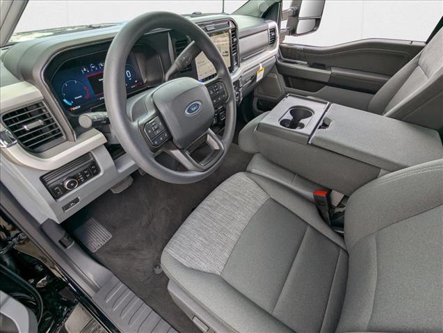 2026 Ford F-350 XLT photo 3