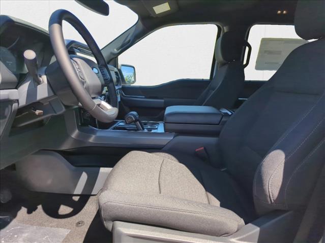 2025 Ford F-150 XLT photo 4