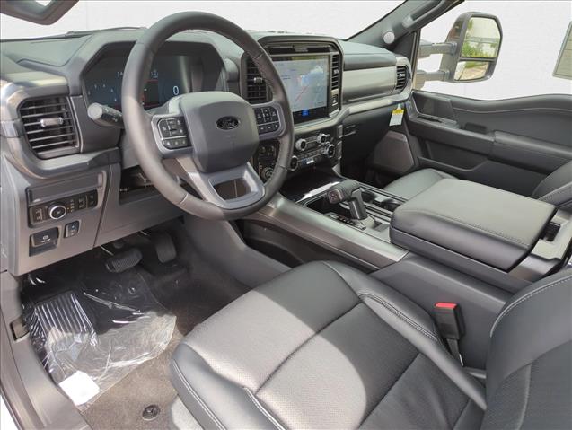 2025 Ford F-150 Lariat photo 3