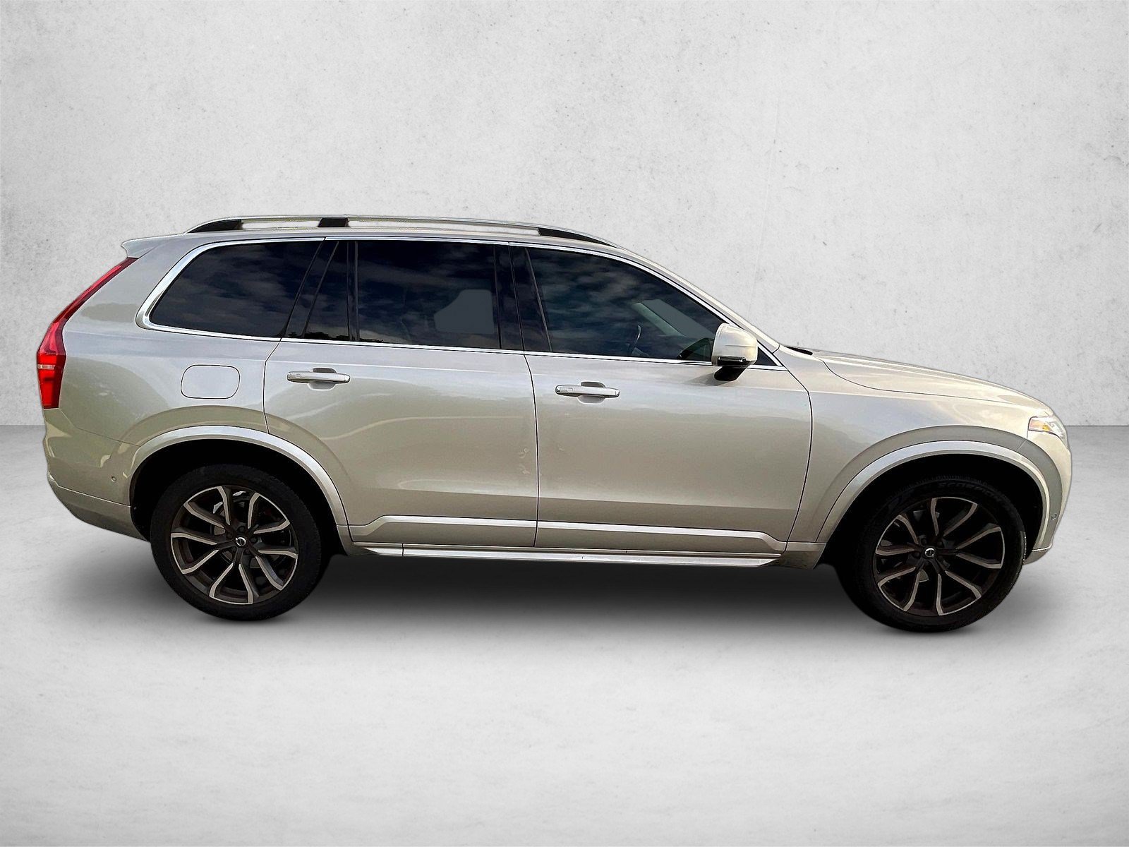 Used 2018 Volvo XC90 Momentum SUV