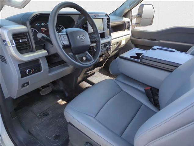 2025 Ford F-450 XL photo 2