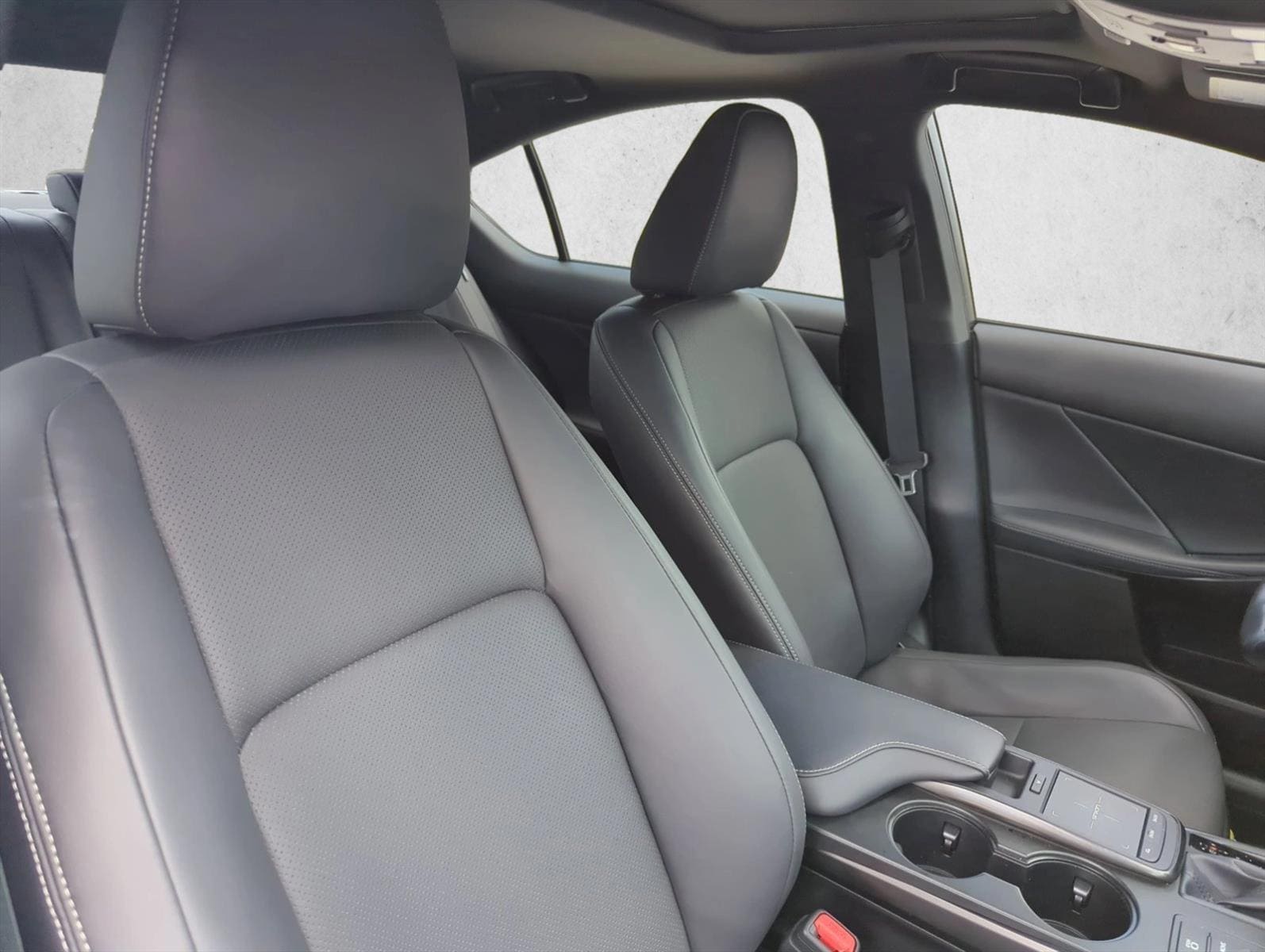 2025 Lexus IS 23