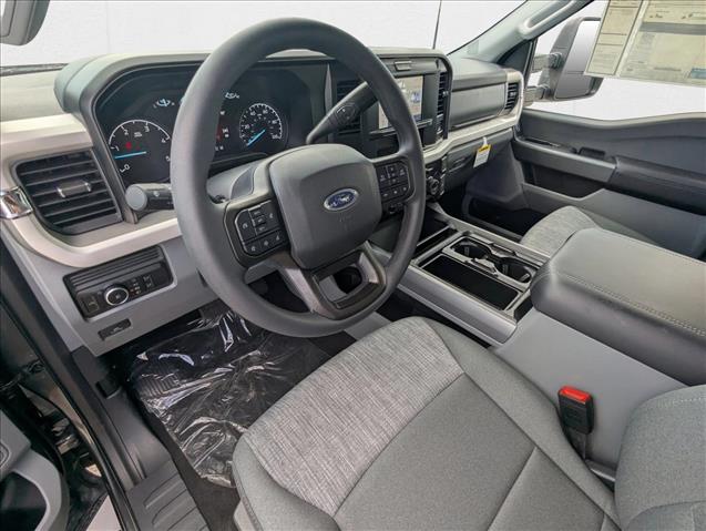2026 Ford F-350 XLT photo 3