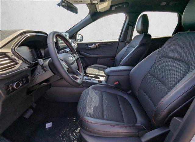 2026 Ford Escape ST-Line photo 2