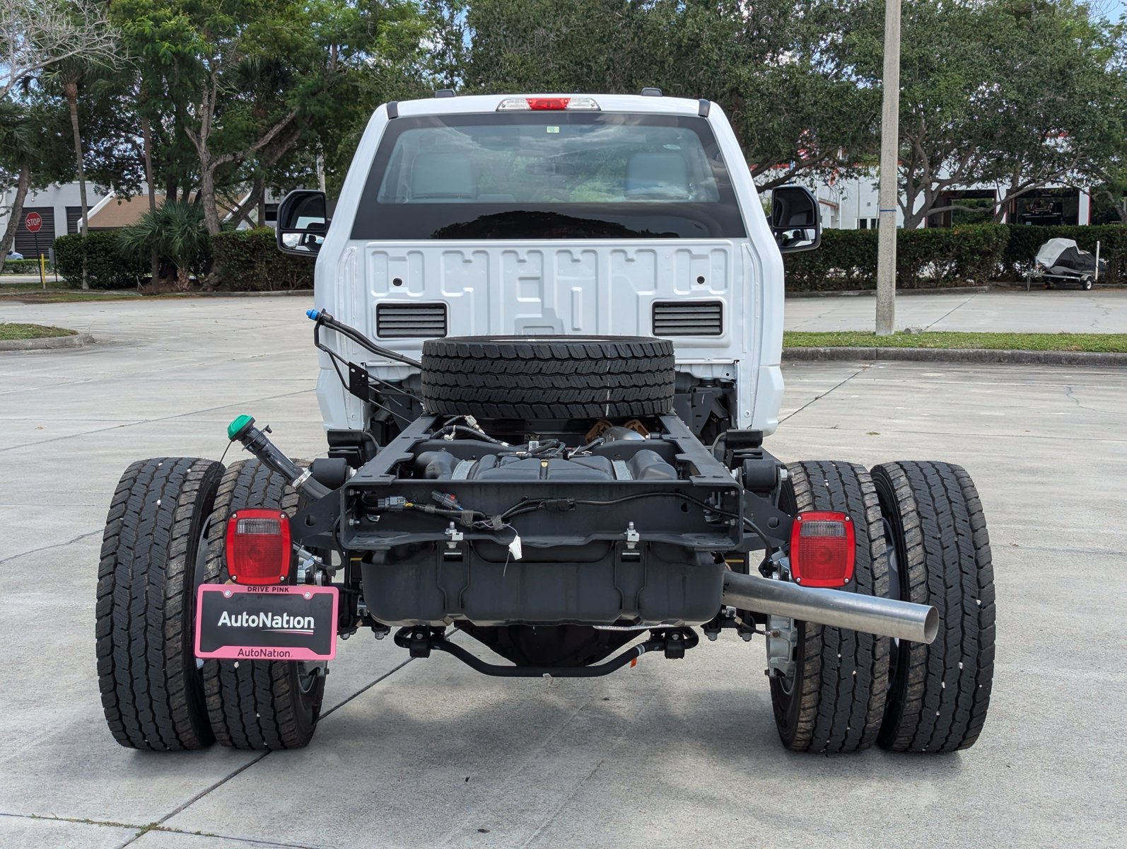 2025 Ford F-600 Super Duty Chassis Cab XL - Photo 8
