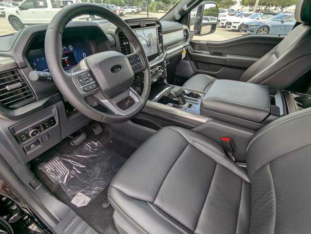 2025 Ford F-150 Lariat photo 3