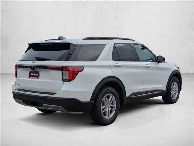 2026 Ford Explorer photo 2