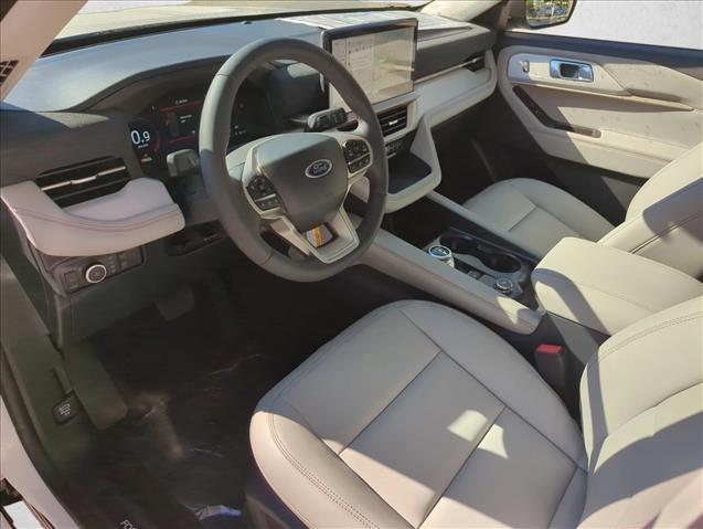2026 Ford Explorer photo 3