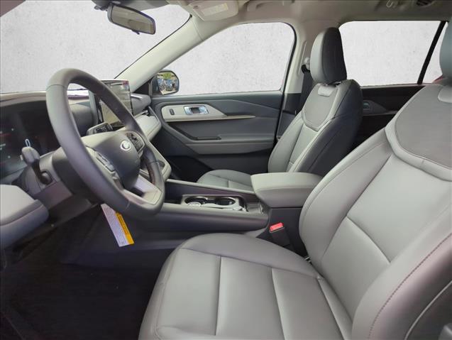 2026 Ford Explorer photo 2