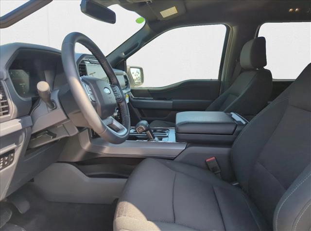 2025 Ford F-150 XLT photo 4
