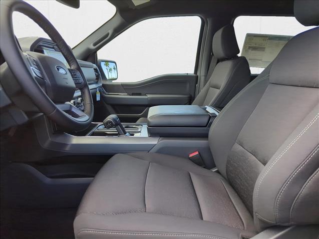 2025 Ford F-150 XLT photo 4