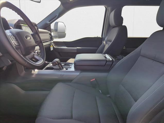 2025 Ford F-150 XLT photo 4