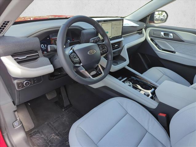 2025 Ford Explorer Platinum photo 2