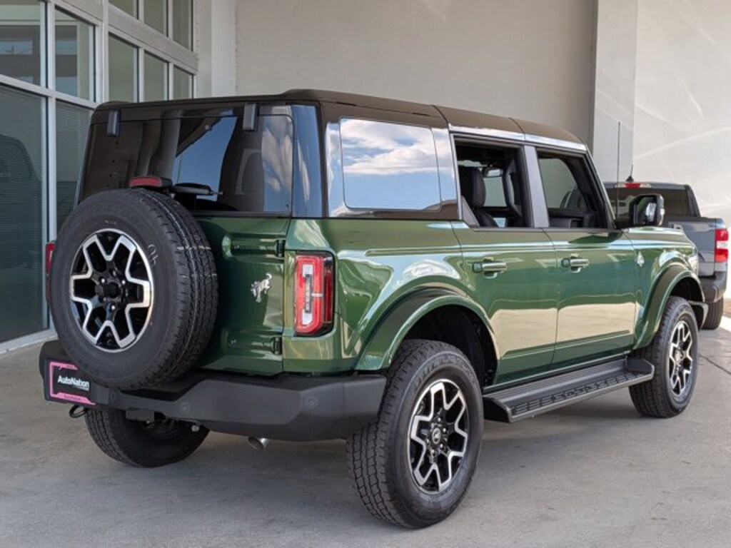 New 2025 Ford Bronco Outer Banks SUV