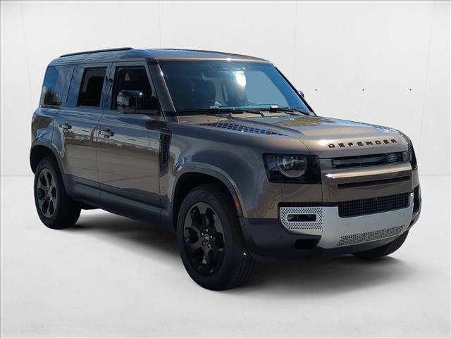 2024 Land Rover Defender 110 S photo 3