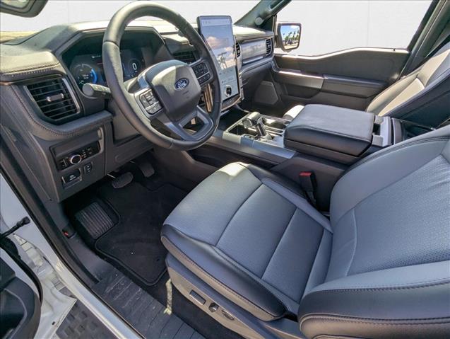 2025 Ford F-150 Lightning Lariat photo 3