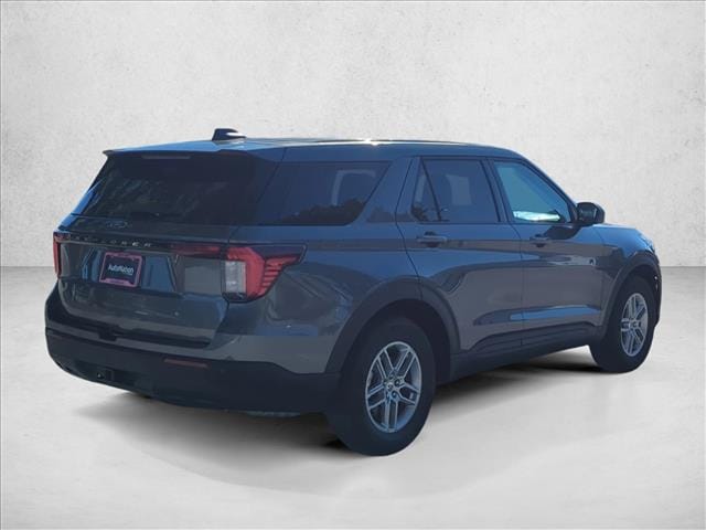 2026 Ford Explorer photo 2