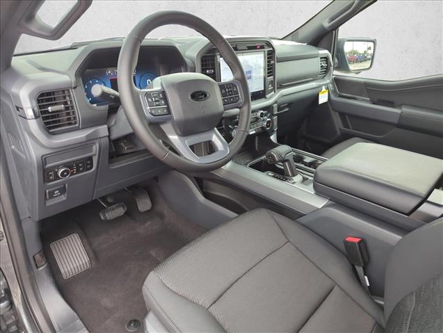 2025 Ford F-150 XLT photo 3