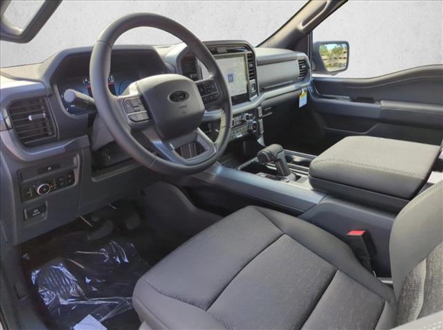 2025 Ford F-150 XLT photo 3