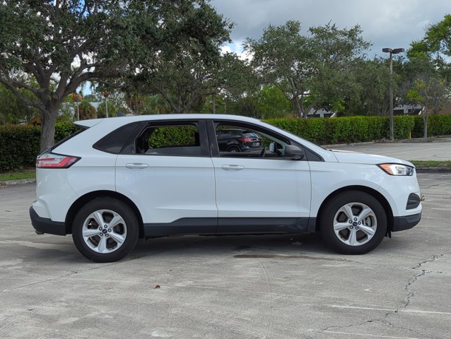 2020 Ford Edge SE photo 4