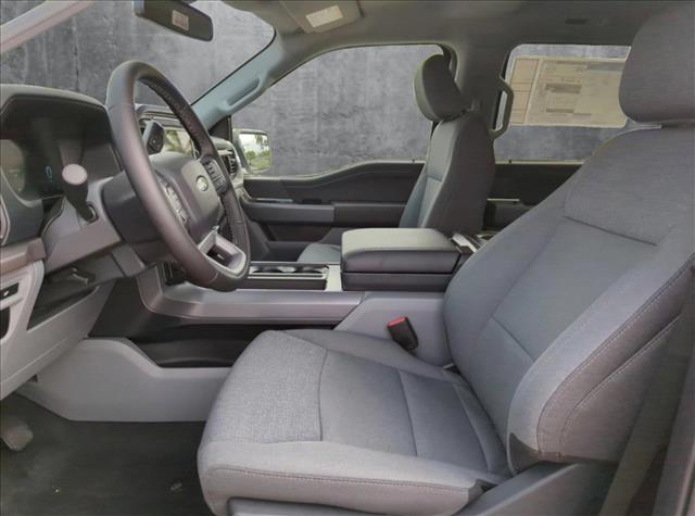 2025 Ford F-150 XLT photo 4