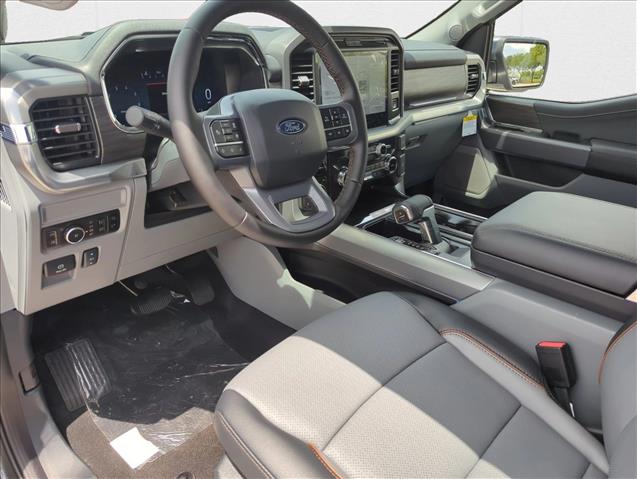 2025 Ford F-150 Lariat photo 3