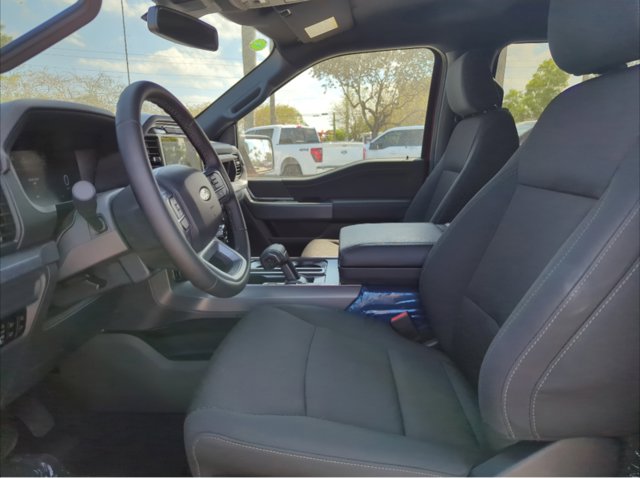 2025 Ford F-150 XLT photo 4