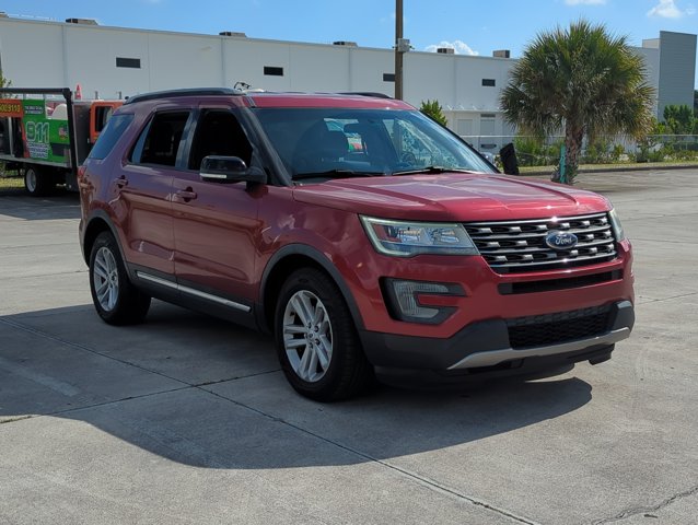 2017 Ford Explorer XLT photo 3
