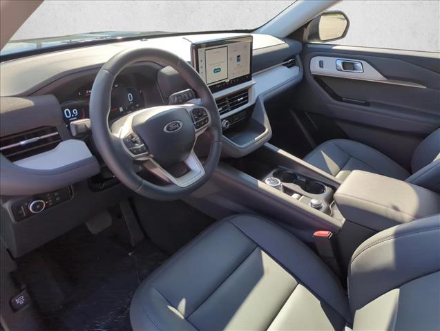 2026 Ford Explorer photo 3