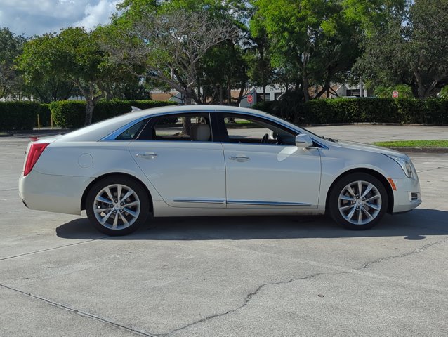 2013 Cadillac XTS Premium photo 3