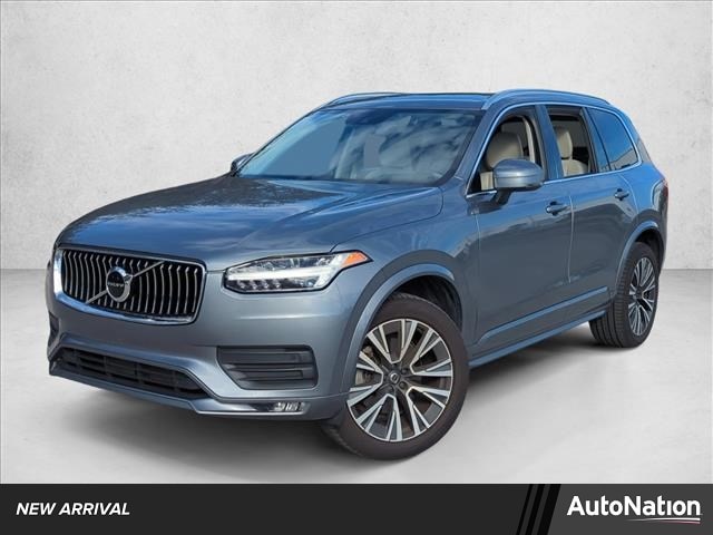 2020 Volvo XC90 Momentum's photo
