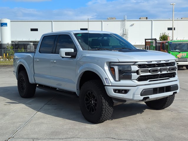 2025 Ford F-150 Raptor photo 3