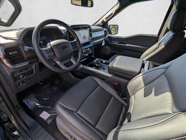 2025 Ford F-150 Lariat photo 3