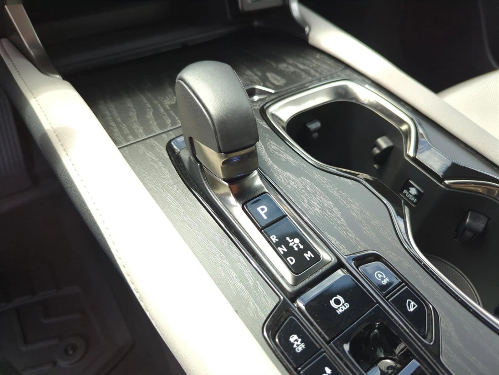 2025 Lexus RX 10