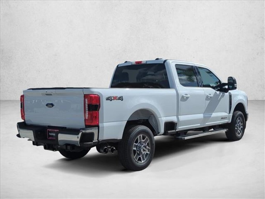 New 2026 Ford F-350 LARIAT Truck Crew Cab