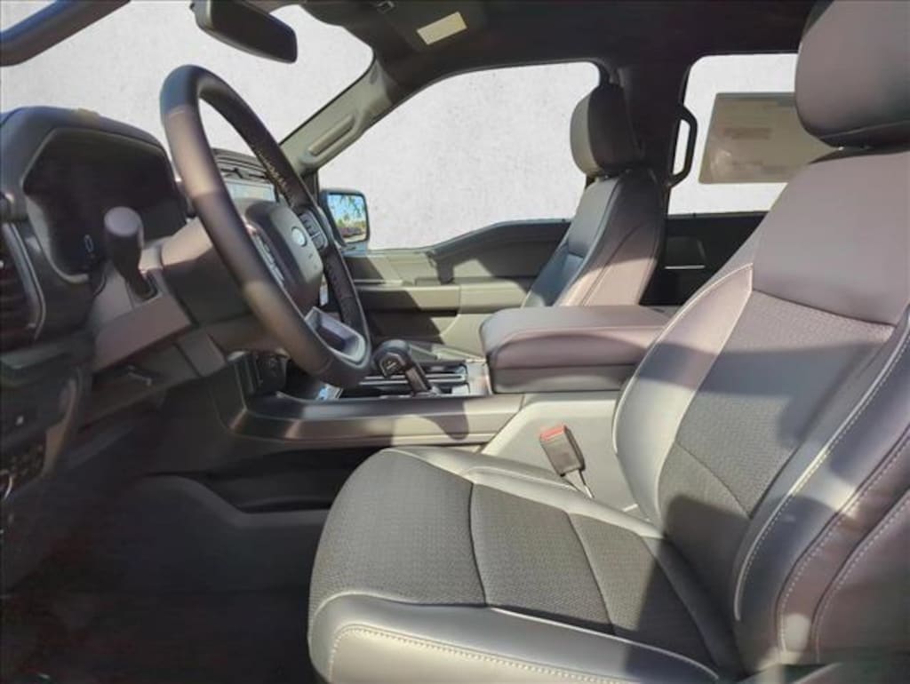 New 2025 Ford F-150 LARIAT Truck SuperCrew Cab