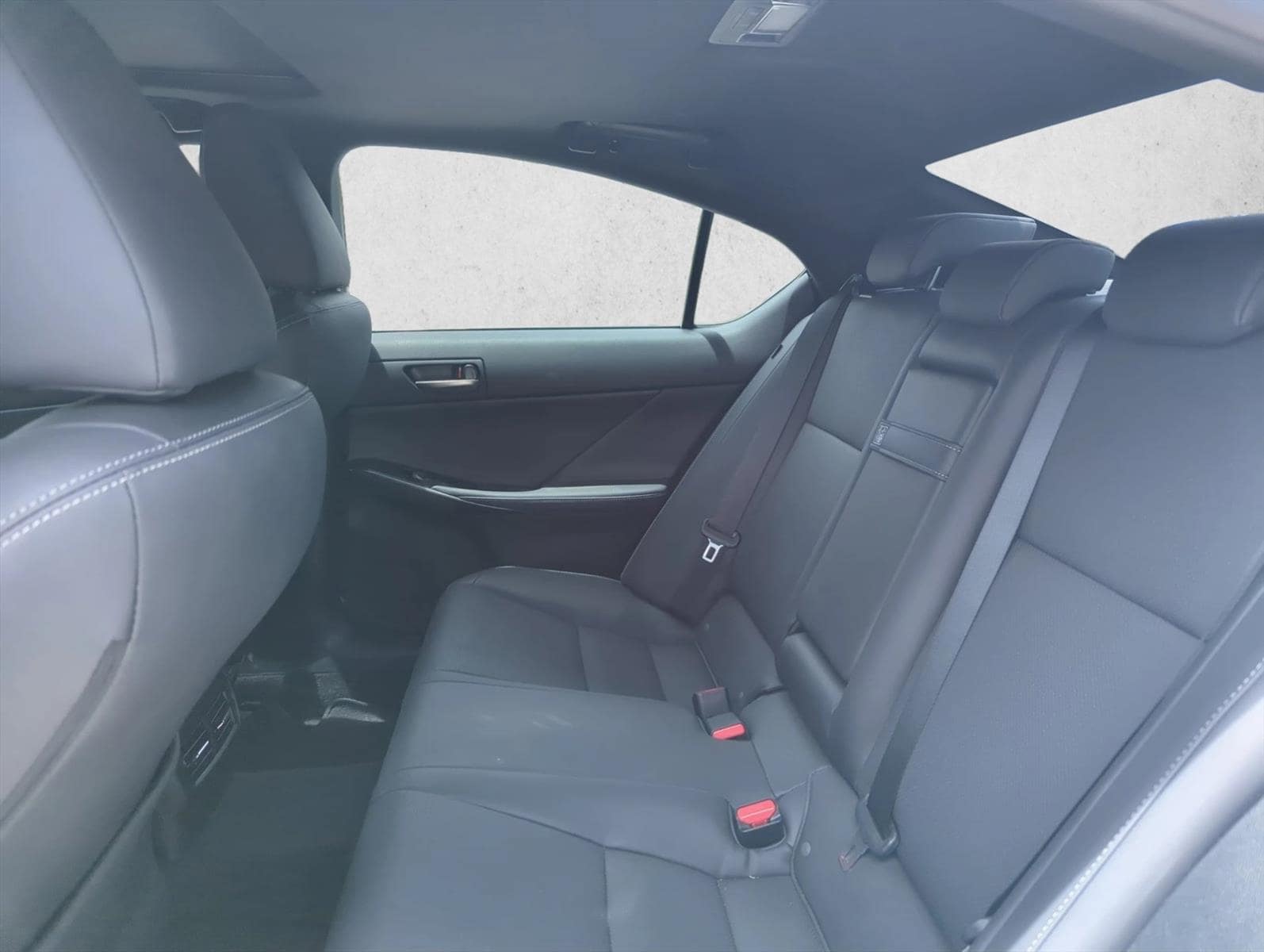 2025 Lexus IS 14
