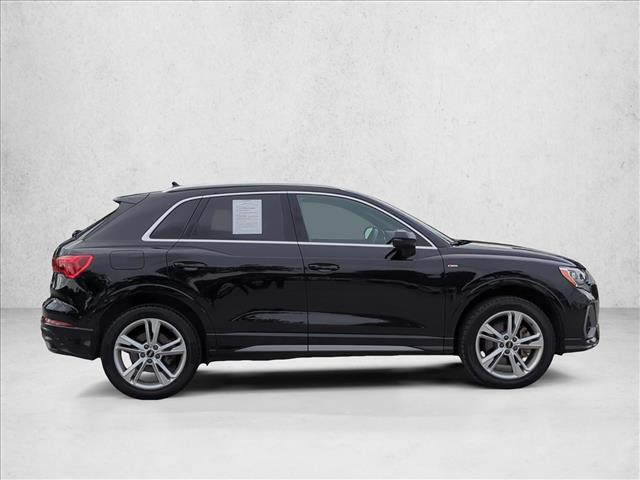 2021 Audi Q3 S line Premium 45 TFSI photo 3