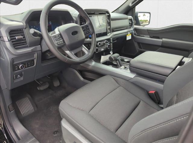 2025 Ford F-150 XLT photo 3