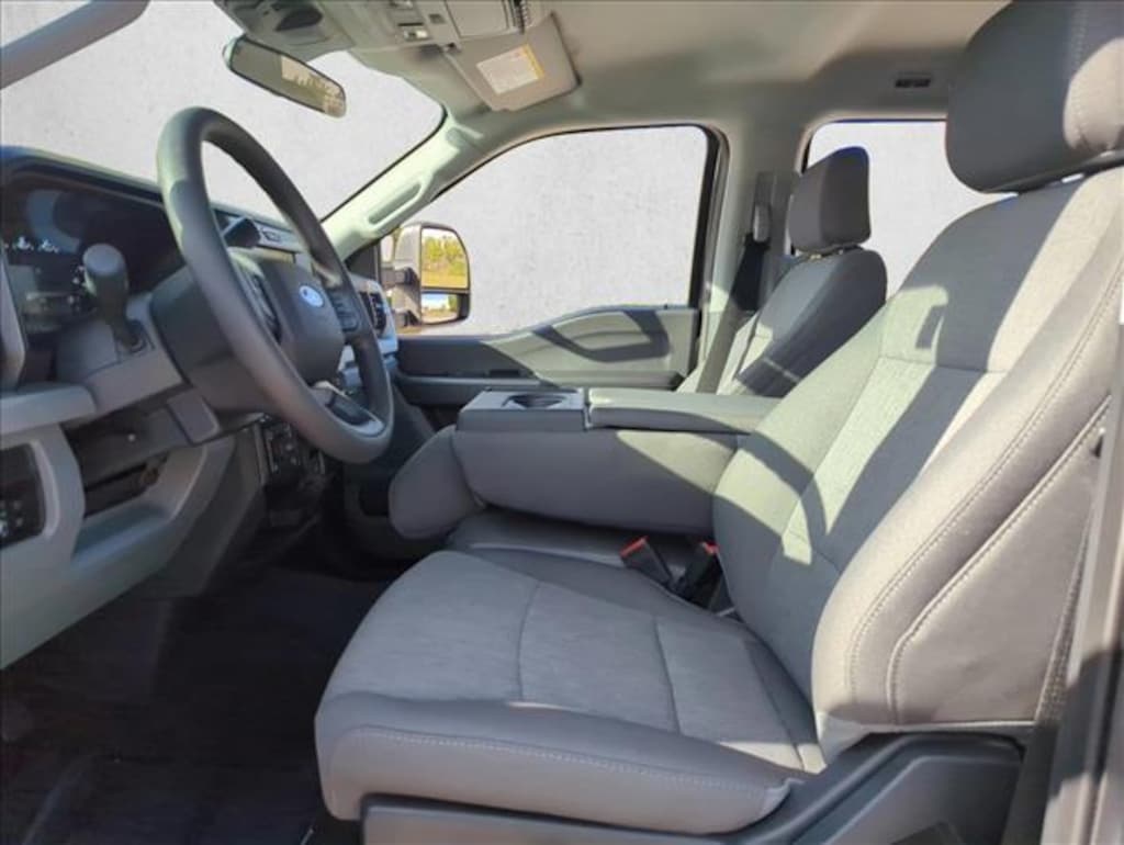 New 2025 Ford F-350 XL Truck Crew Cab