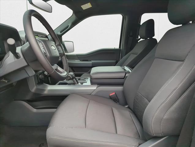 2025 Ford F-150 XLT photo 4