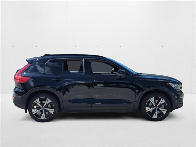 2022 Volvo XC40 Recharge Twin Plus photo 4