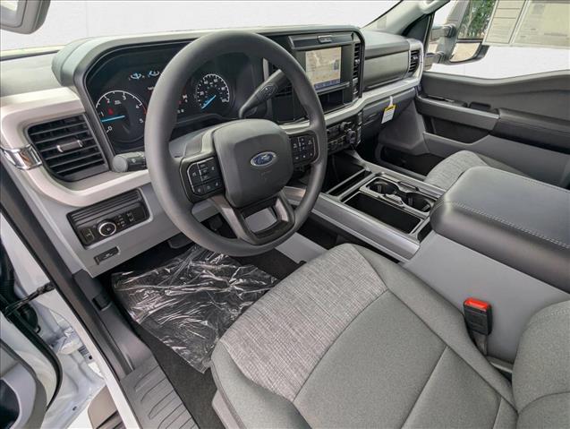 2026 Ford F-350 XLT photo 3