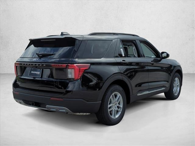 2025 Ford Explorer photo 2