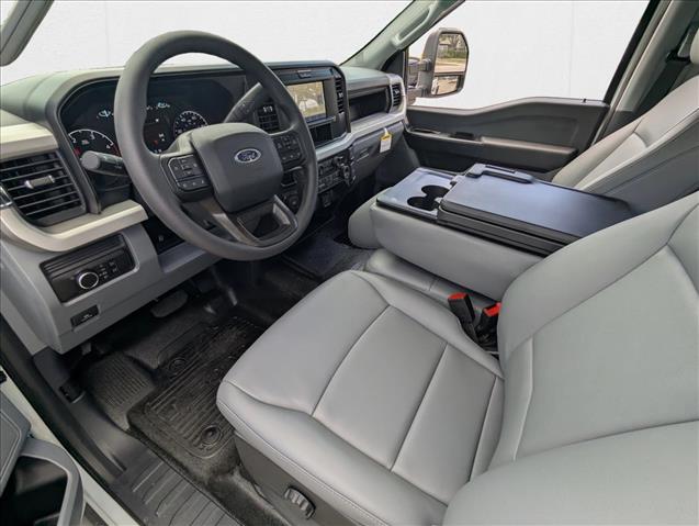 2025 Ford F-450 XL photo 3